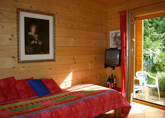 Gästezimmer im Holzhaus im Grünem